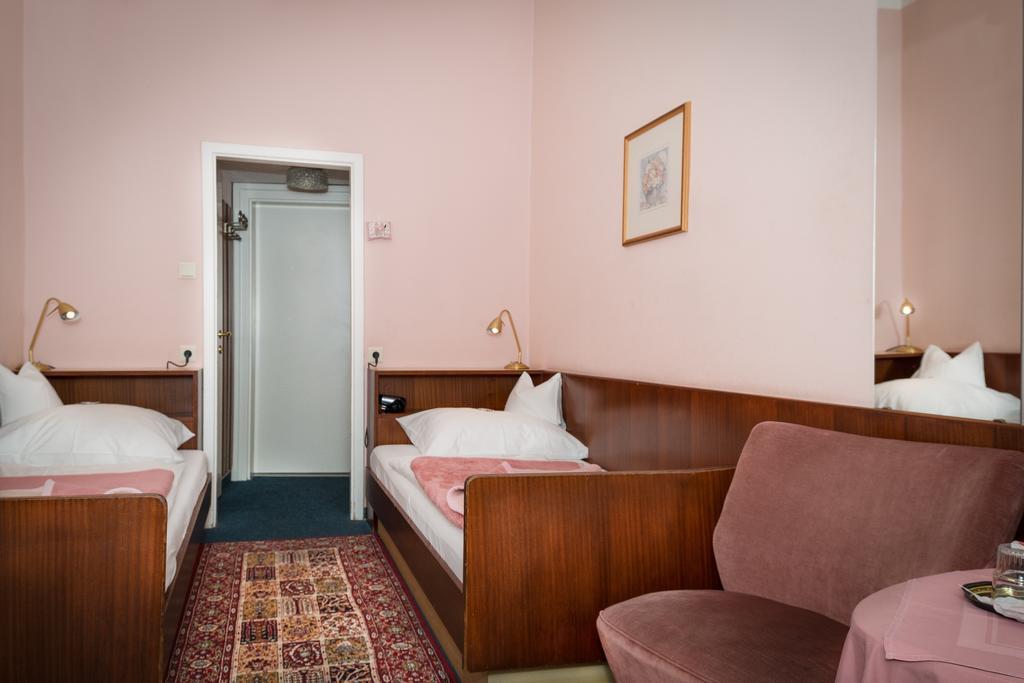 Classic Single Room
