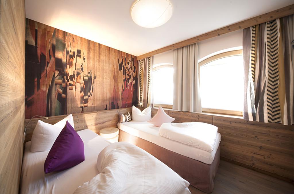 Two-Bedroom Apartment Terrace,79462095:JPEG