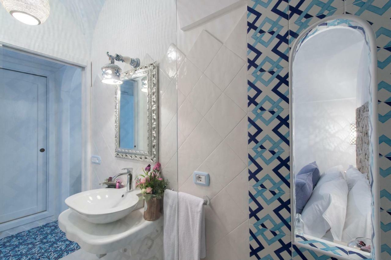 Superior King Room,803382552:JPEG