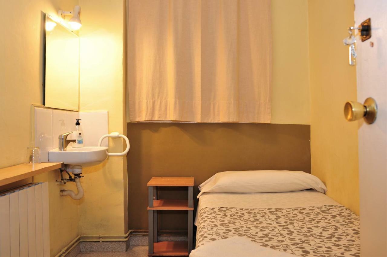 Single Room,813313362:JPEG