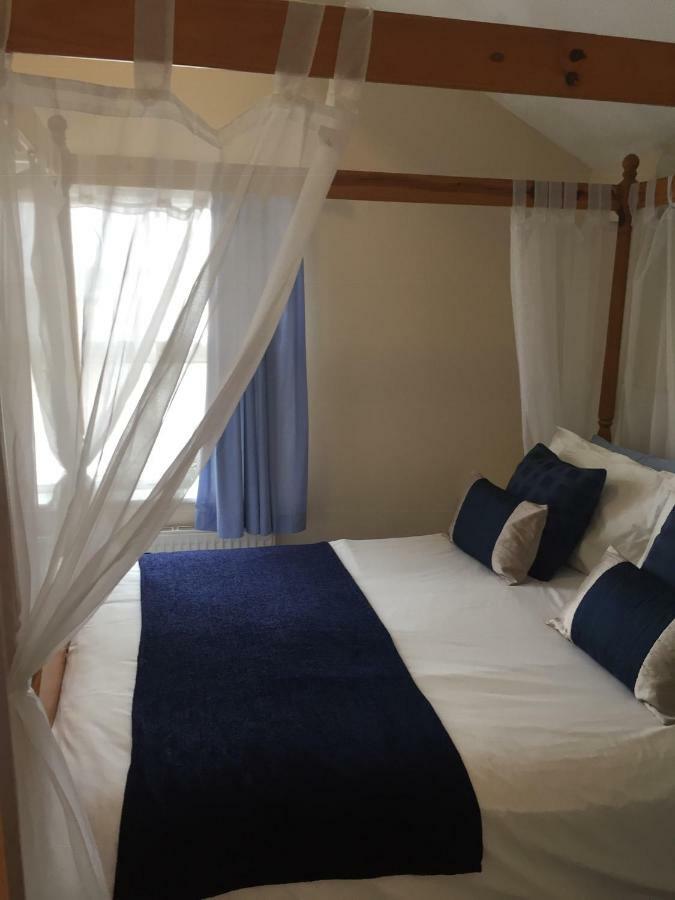 Standard Double Room with Four Poster Bed