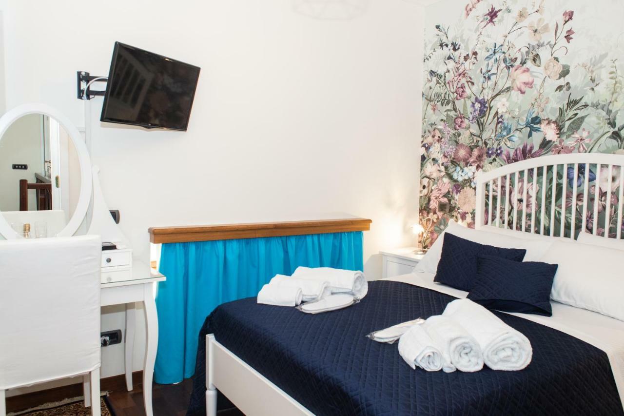Standard Double Room with Window