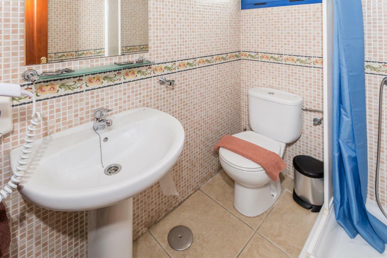 Single Room with Private Bathroom