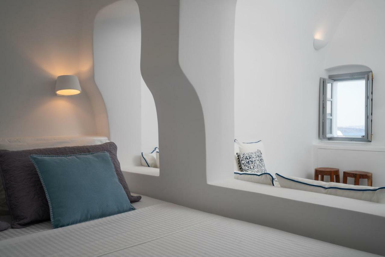 Suite with Balcony and Blue Domes View