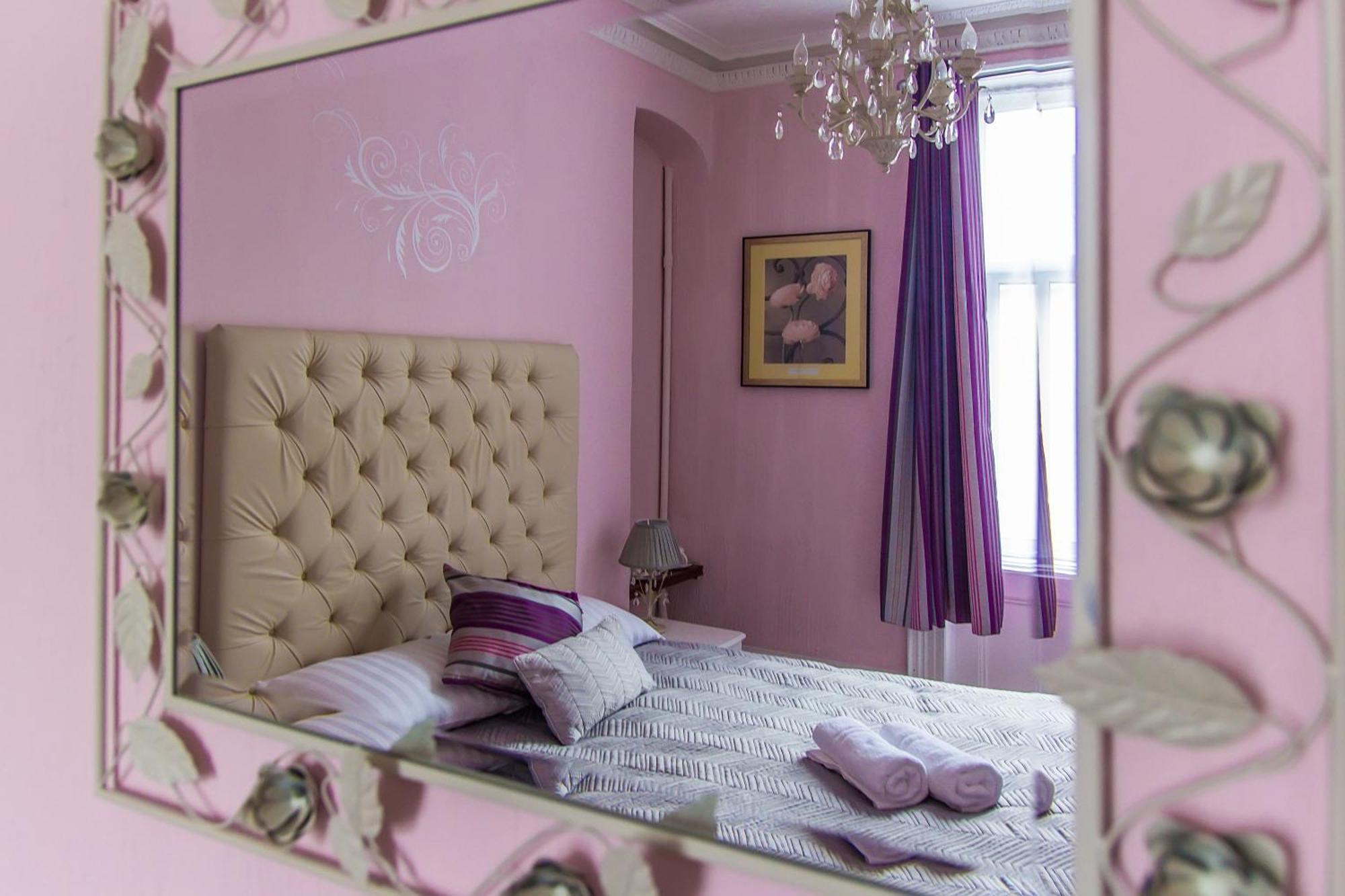 King Room Blush & Grey