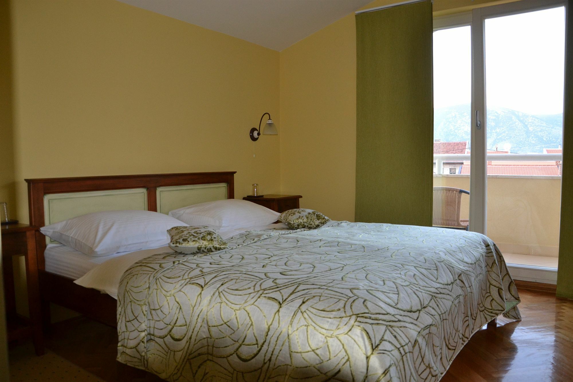 One-Bedroom Apartment 2