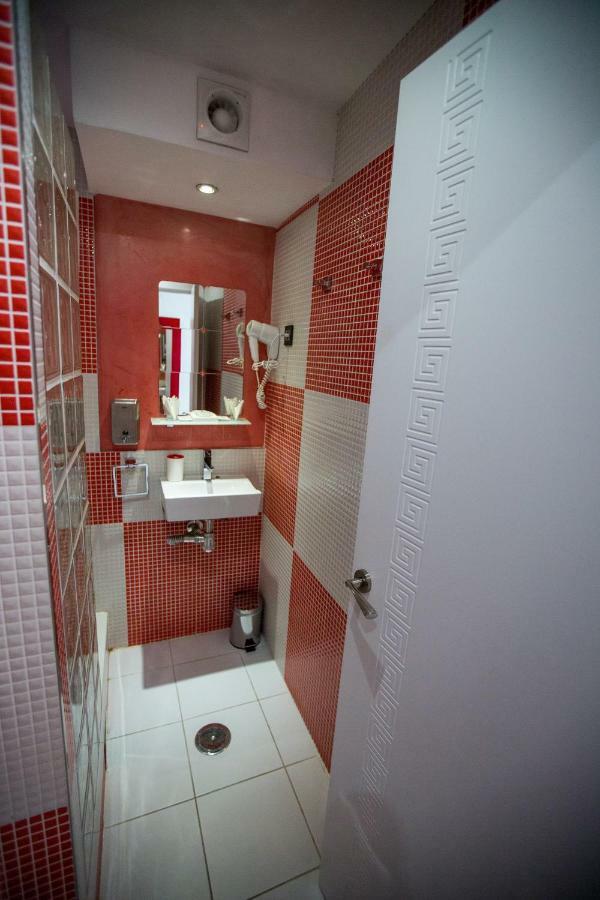 Small Double Room,846956084:JPEG
