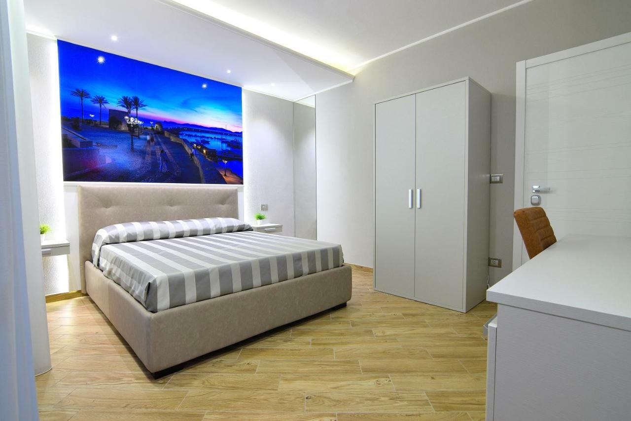 Deluxe Double Room with Balcony and Sea View