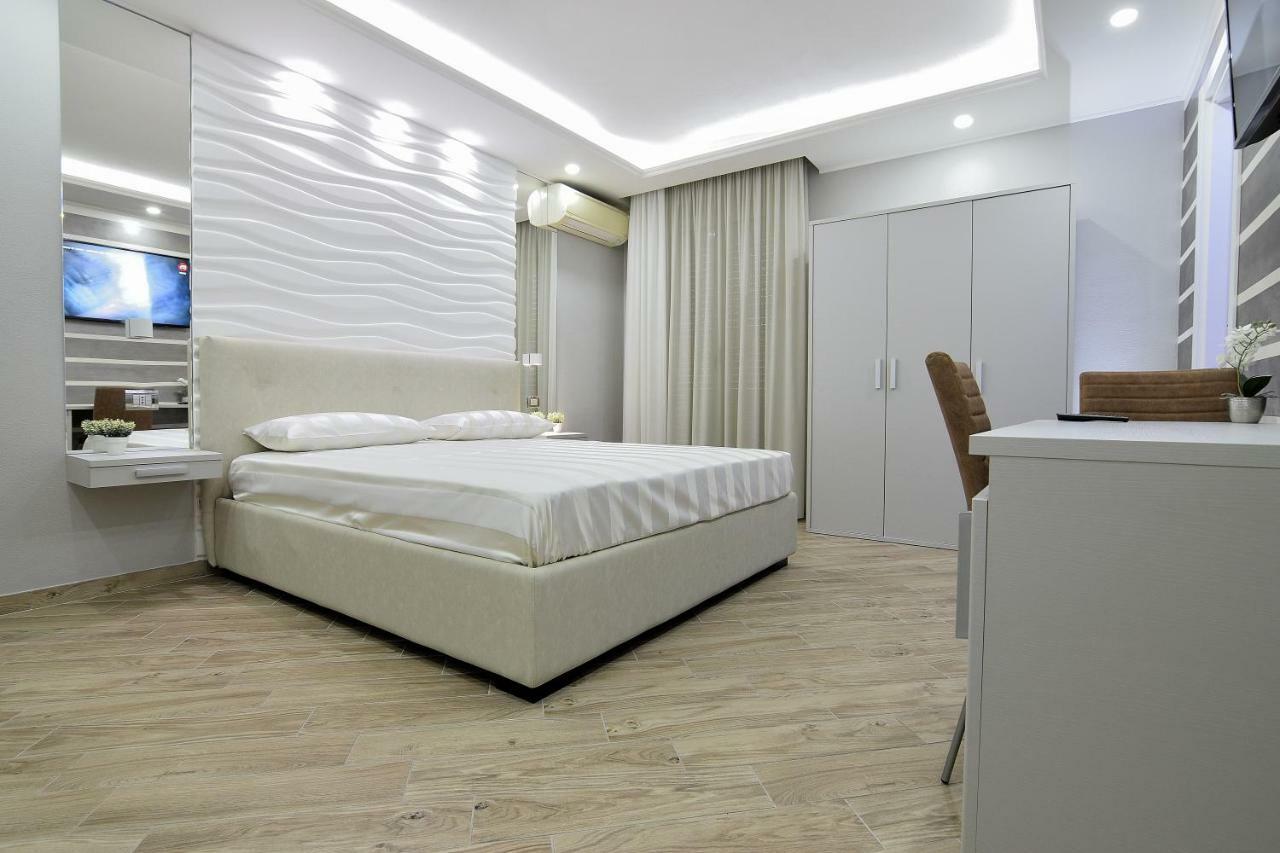 Suite with Hot Tub