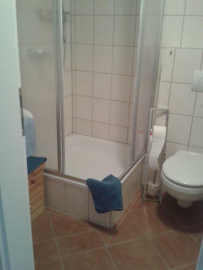 Einzelzimmer mit Dusche