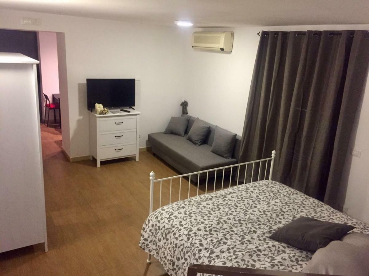 Camera Matrimoniale con Letto Supplementare