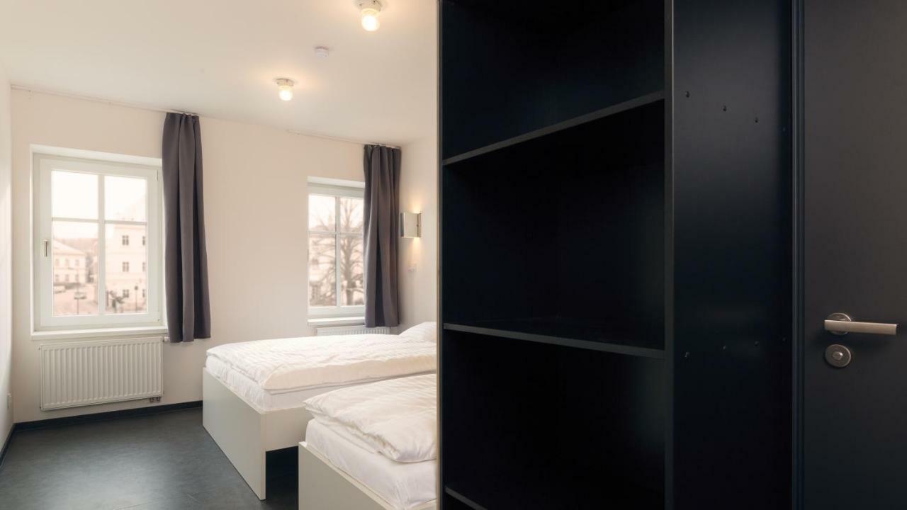 Großes Zweibettzimmer