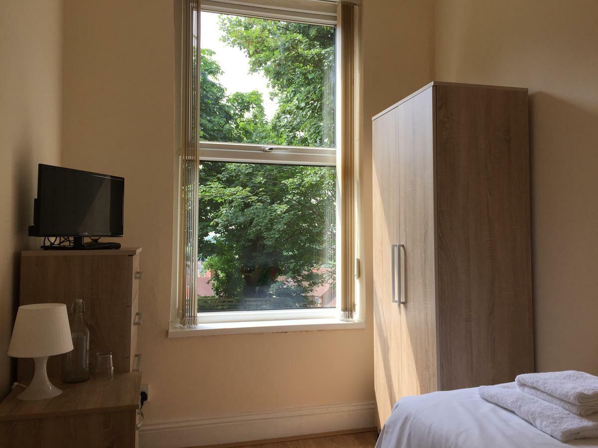 Single Room with Shared Bathroom