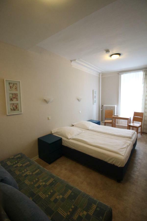 Zweibettzimmer mit Bad