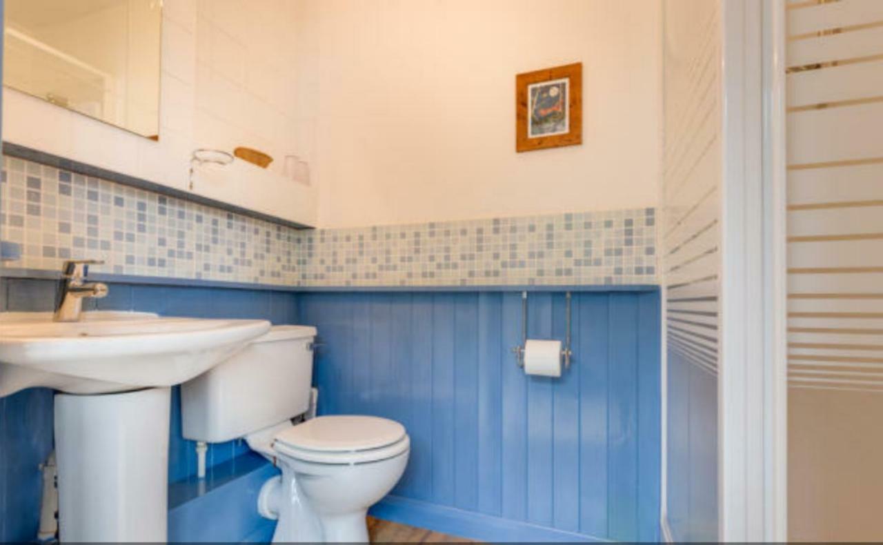 Twin Room,1482313565:JPEG