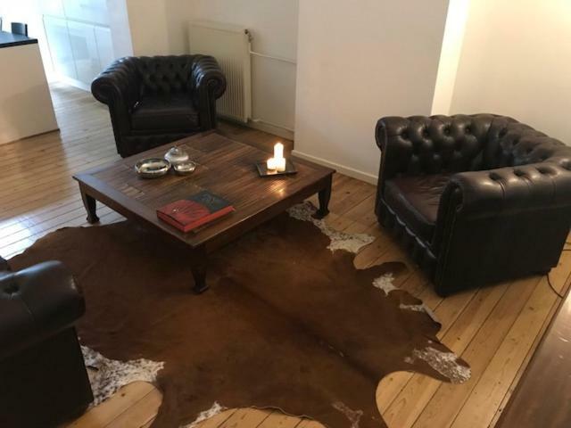 Suite met Externe Eigen Badkamer en Uitzicht op de Stad