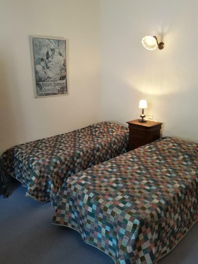 Single Room Private External Bathroom,1364034890:JPEG