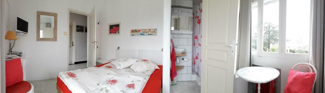 Doppelzimmer mit Balkon und Meerblick
