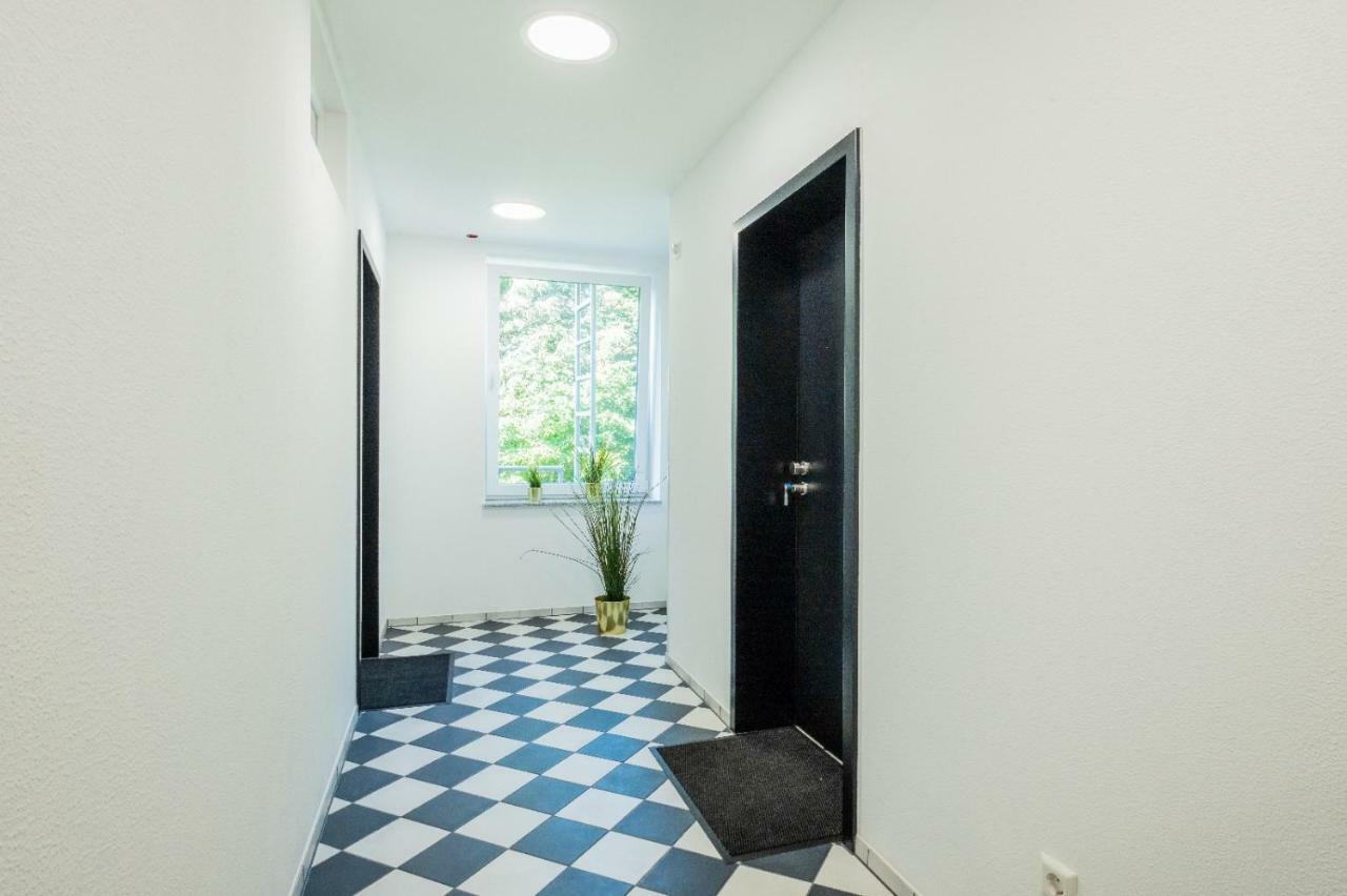 Doppel- oder Zweibettzimmer