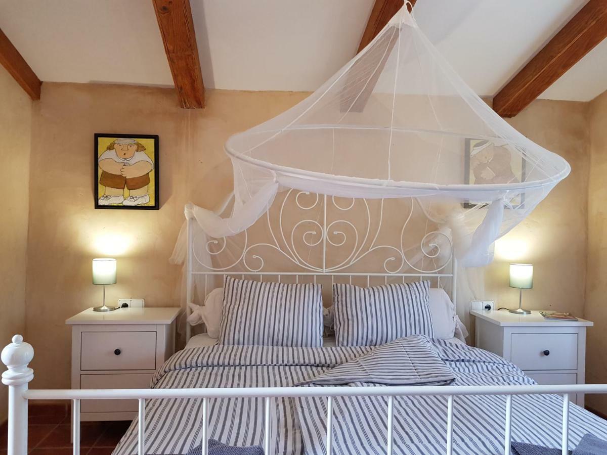 Budget Double Room,864029381:JPEG