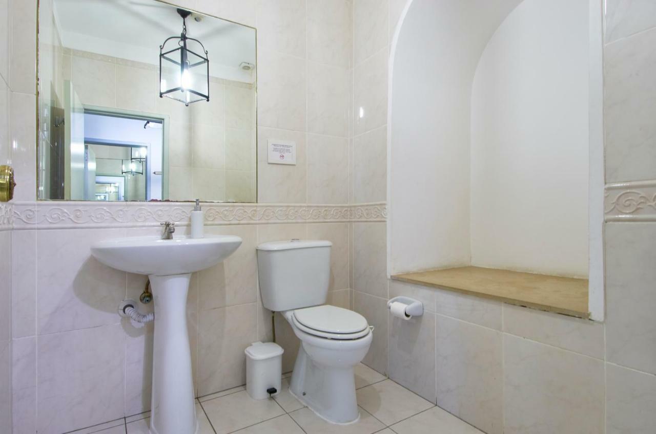 Quarto Duplo com Vista Jardim e Casa de Banho Partilhada