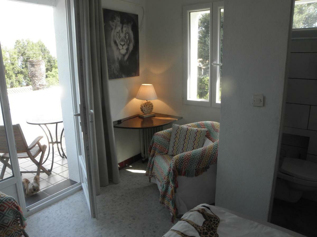 Doppelzimmer mit Balkon und Meerblick
