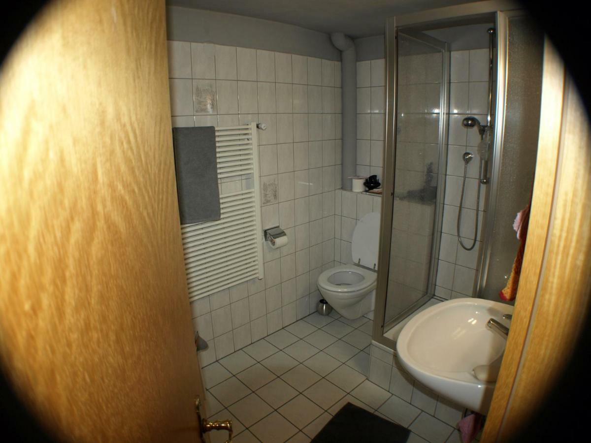 Doppel-/Zweibettzimmer mit eigenem Bad