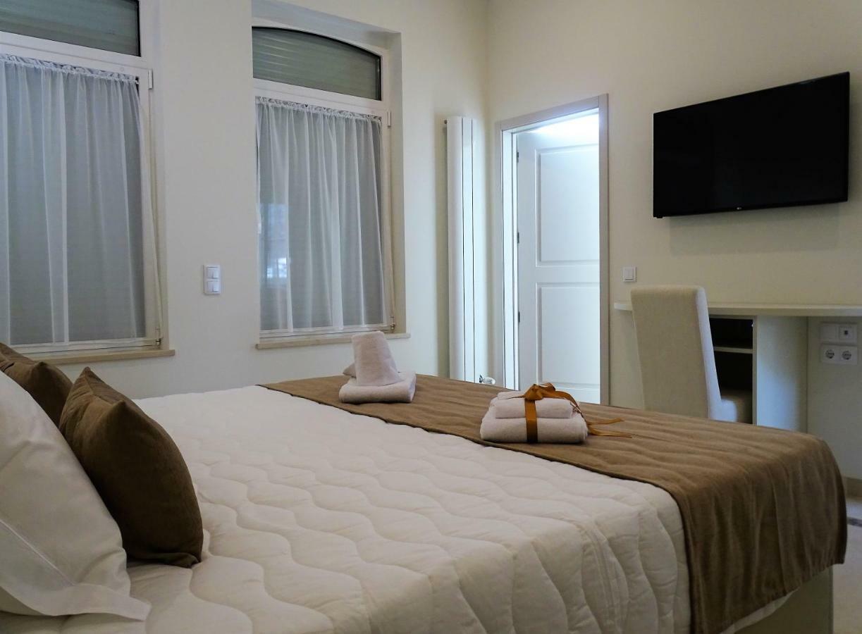 Deluxe Double or Twin Room,870893780:JPEG