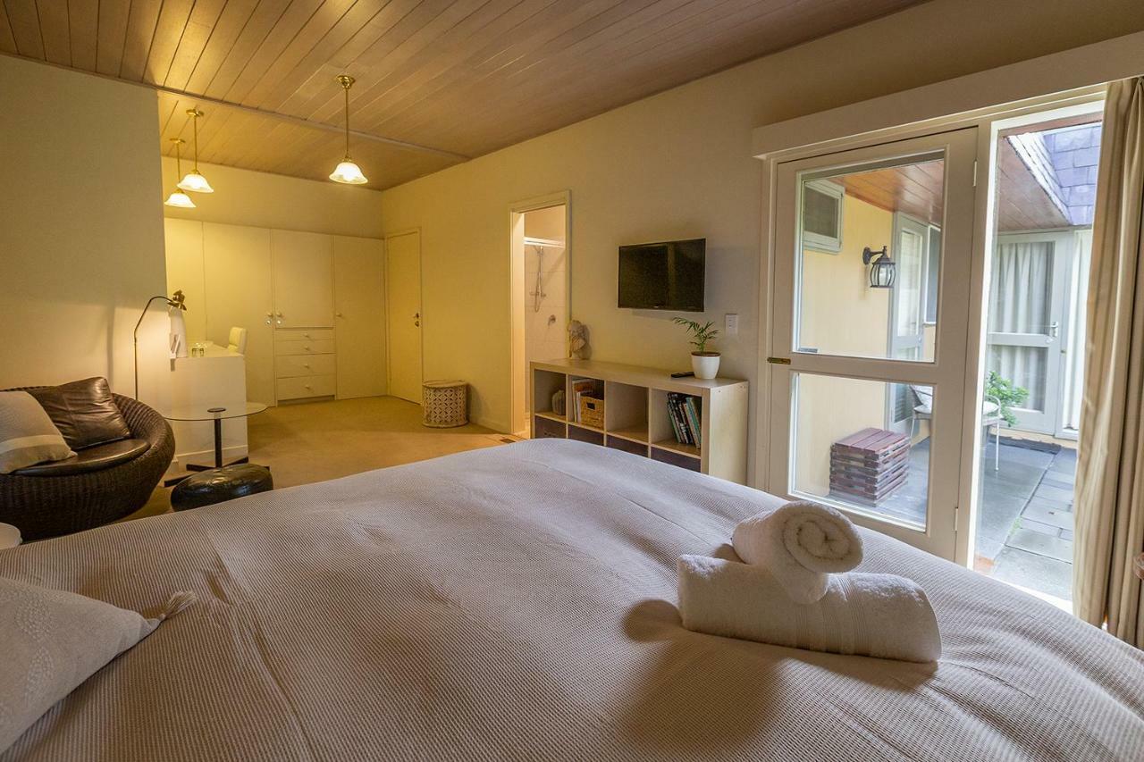 Queen Room with Garden View