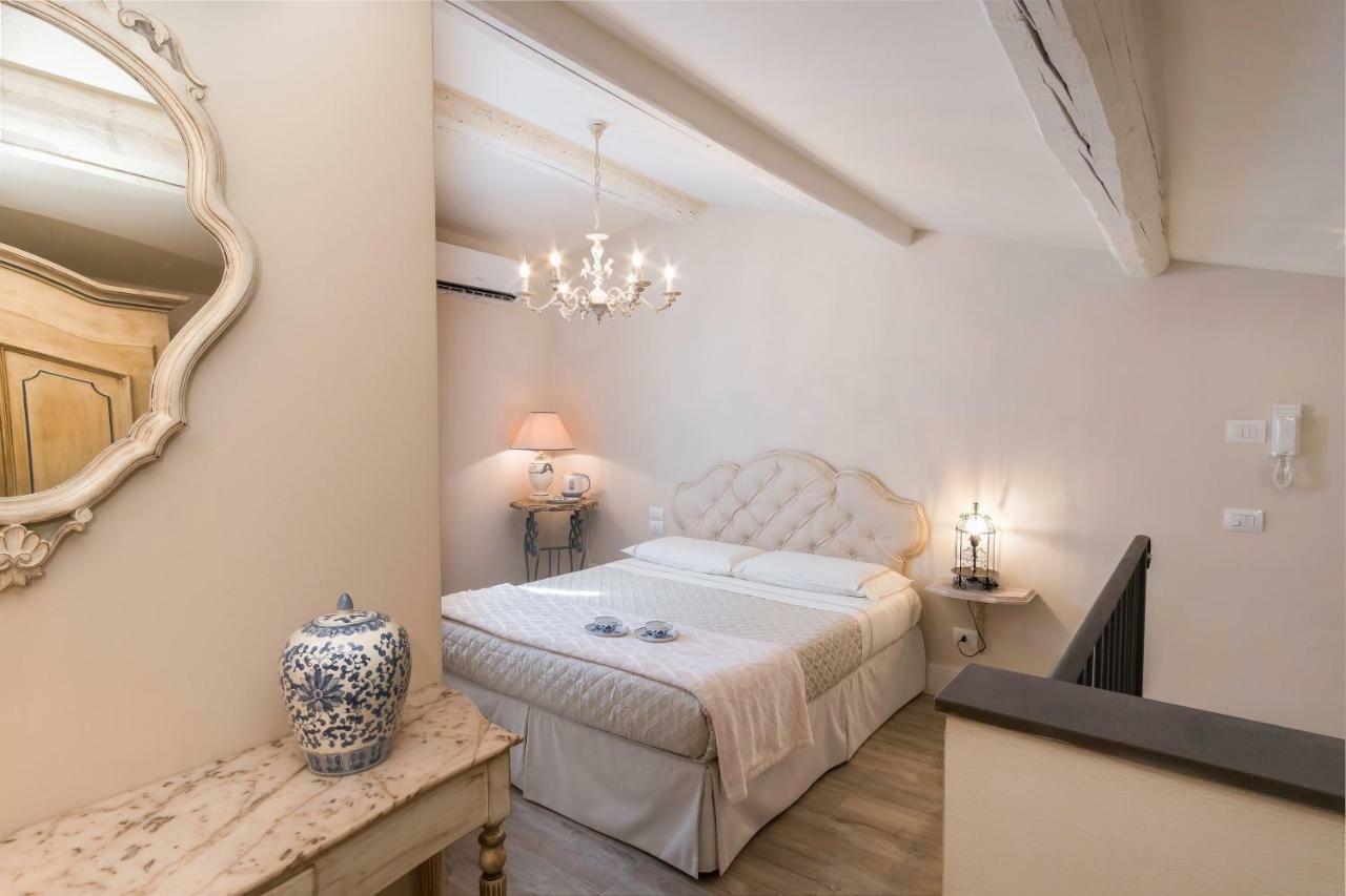 Deluxe King Room,877317971:JPEG