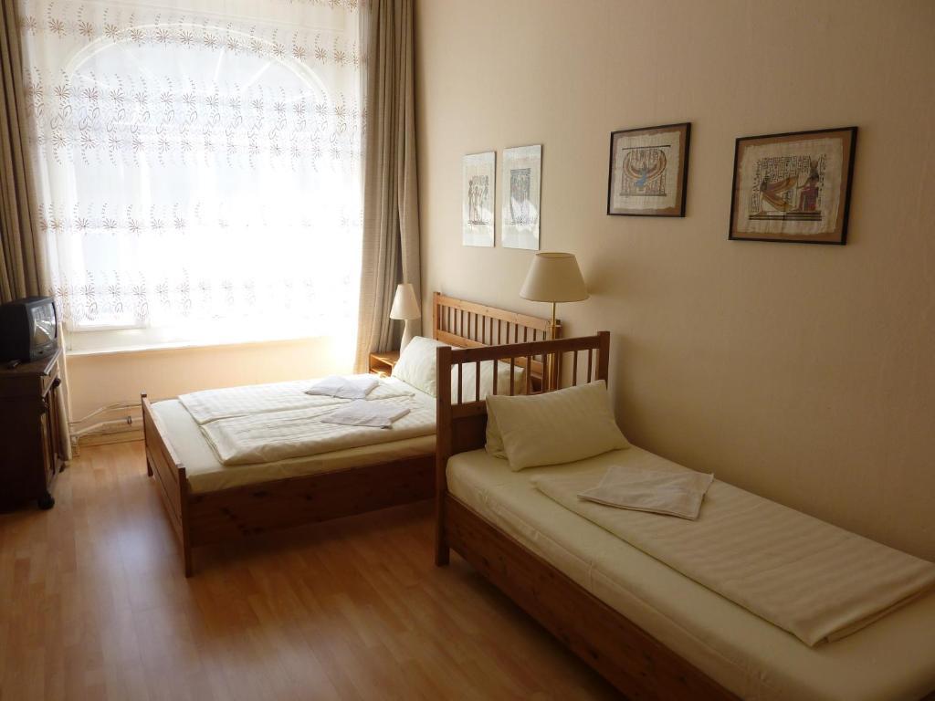 Dreibettzimmer