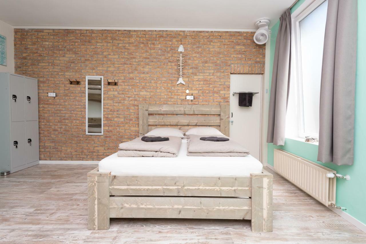 Vierpersoonskamer met Gedeelde Badkamer