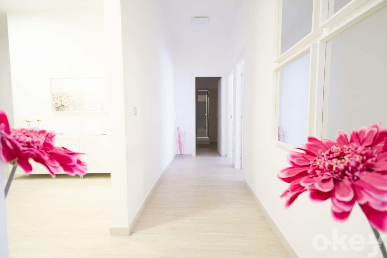 Twin Room with Shared Bathroom