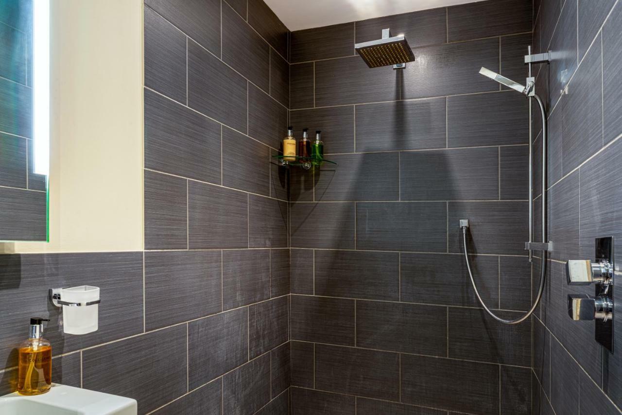 Standard Double Room,908488957:JPEG