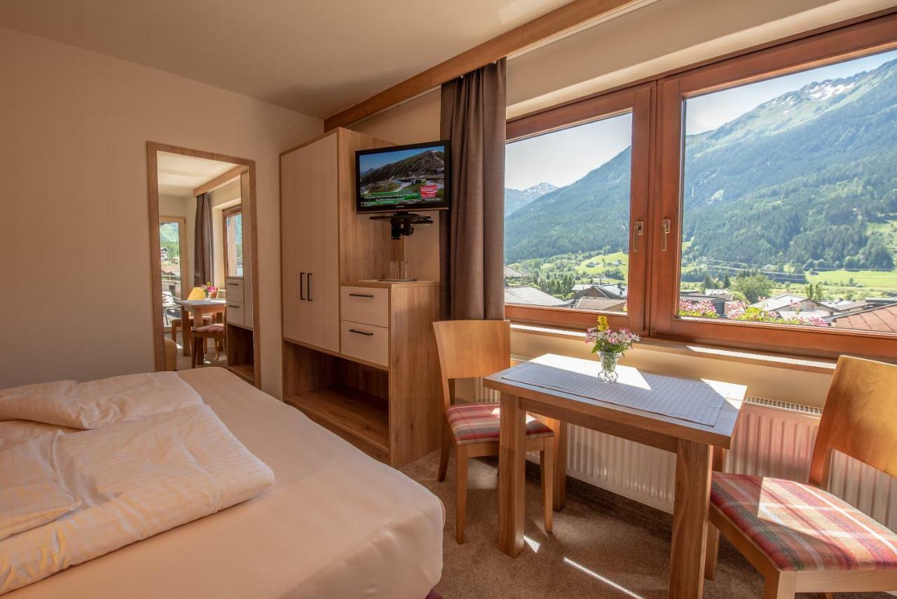 Doppelzimmer mit Balkon