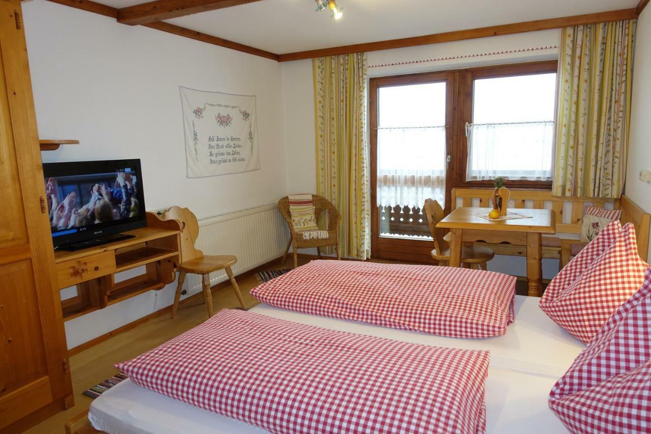 Doppelzimmer mit Balkon