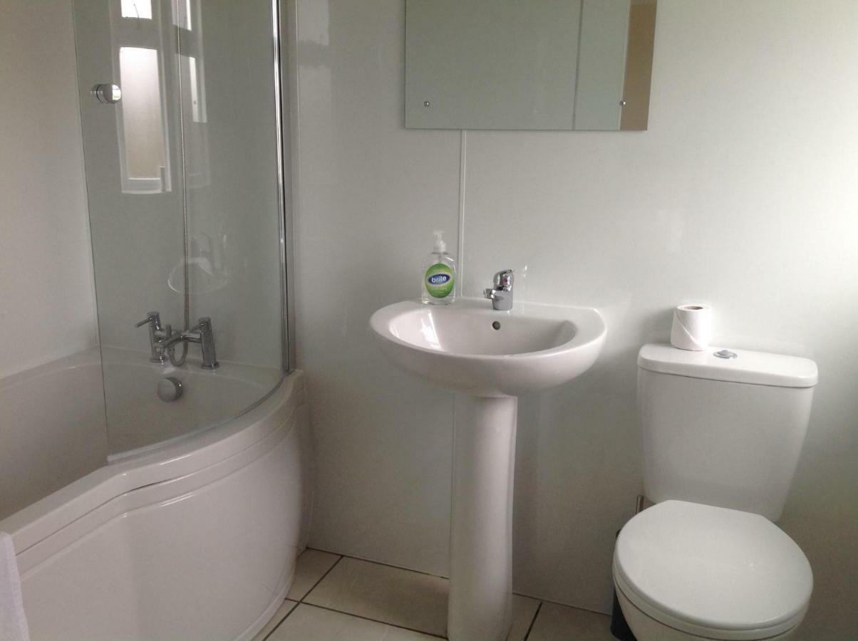 Room 9 Double Room with Private Bathroom,903127483:JPEG