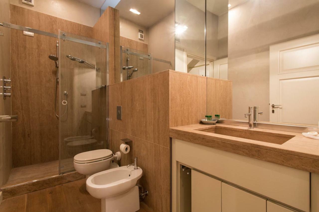 Tweepersoonskamer met een Eigen Externe Badkamer