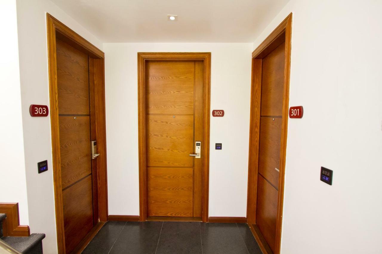 Deluxe Double Room (10% off on Food & Beverage)