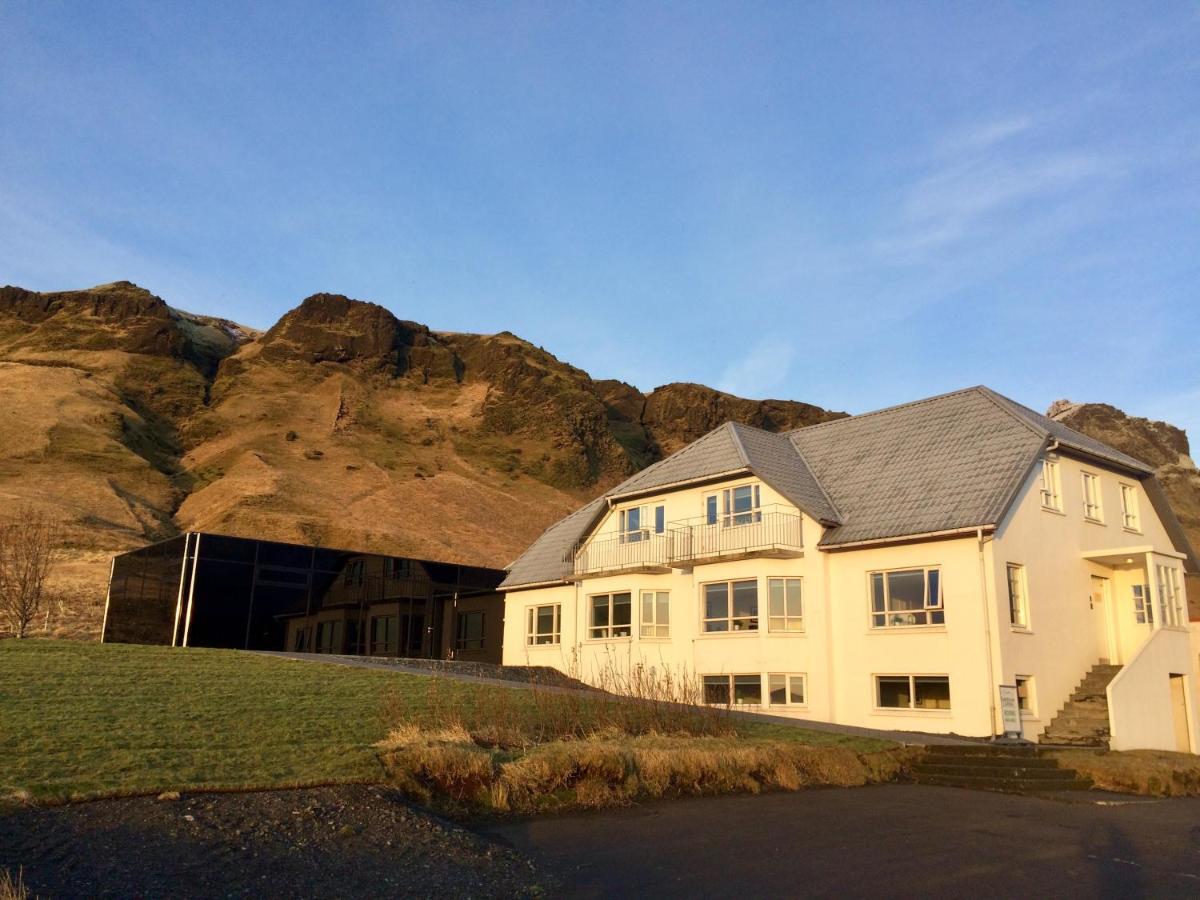 Standard Single Room with Mountain View