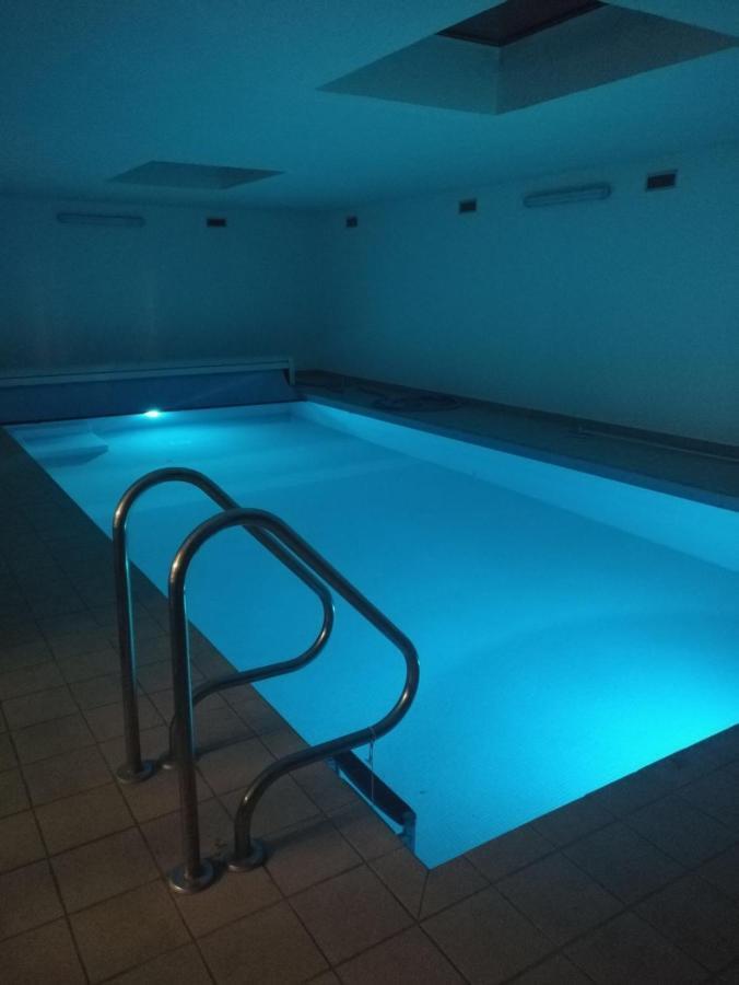 Familiekamer met een hot tub