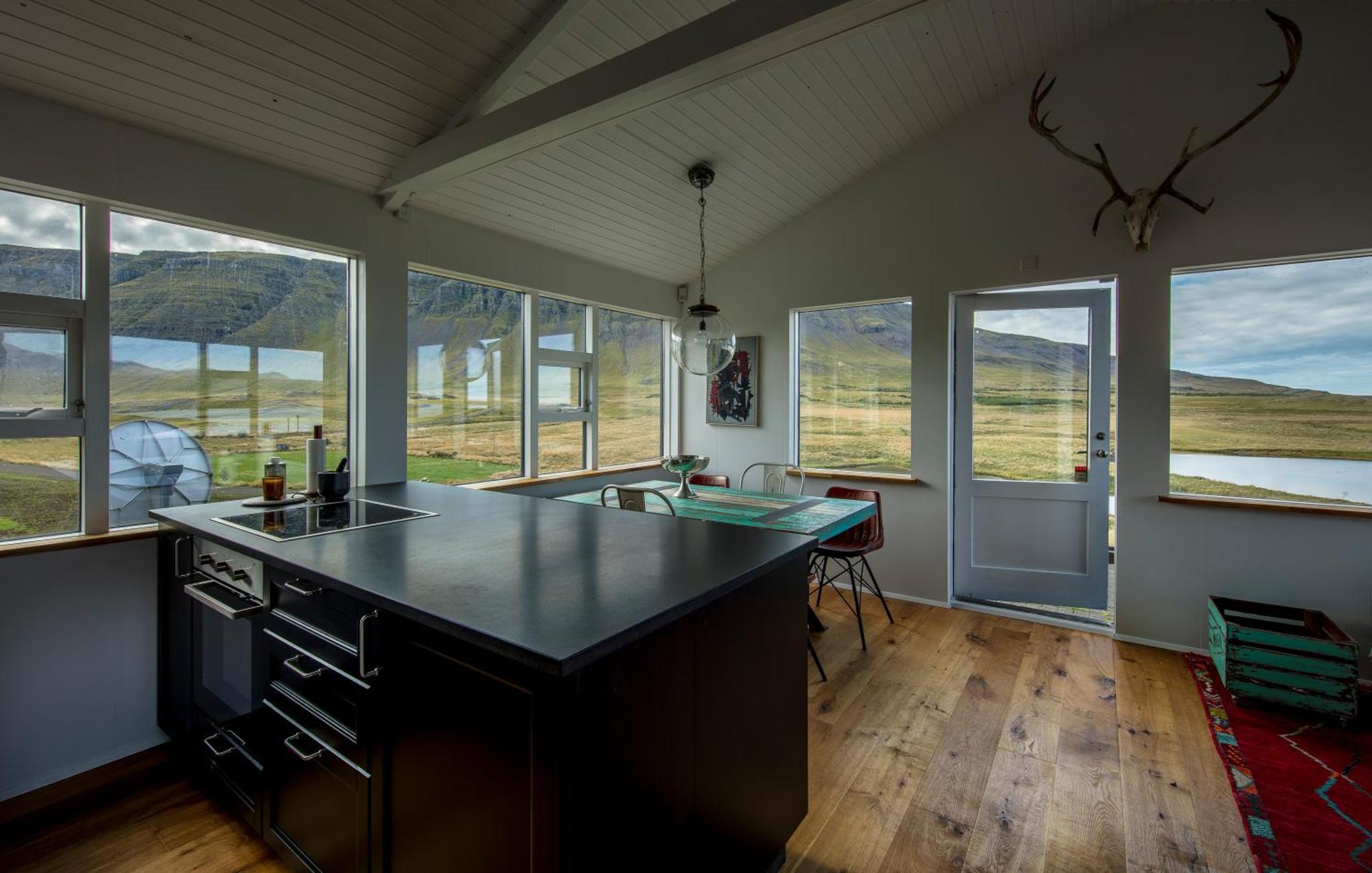 Two-Bedroom House The Lake House