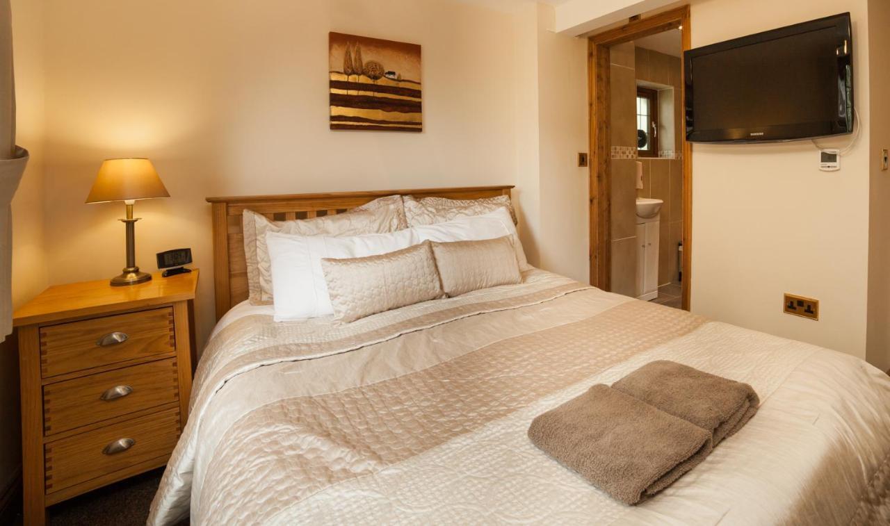 Small Double Room,938659045:JPEG