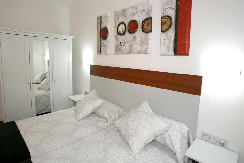 Habitación interior con 1 cama grande o 2 camas individuales