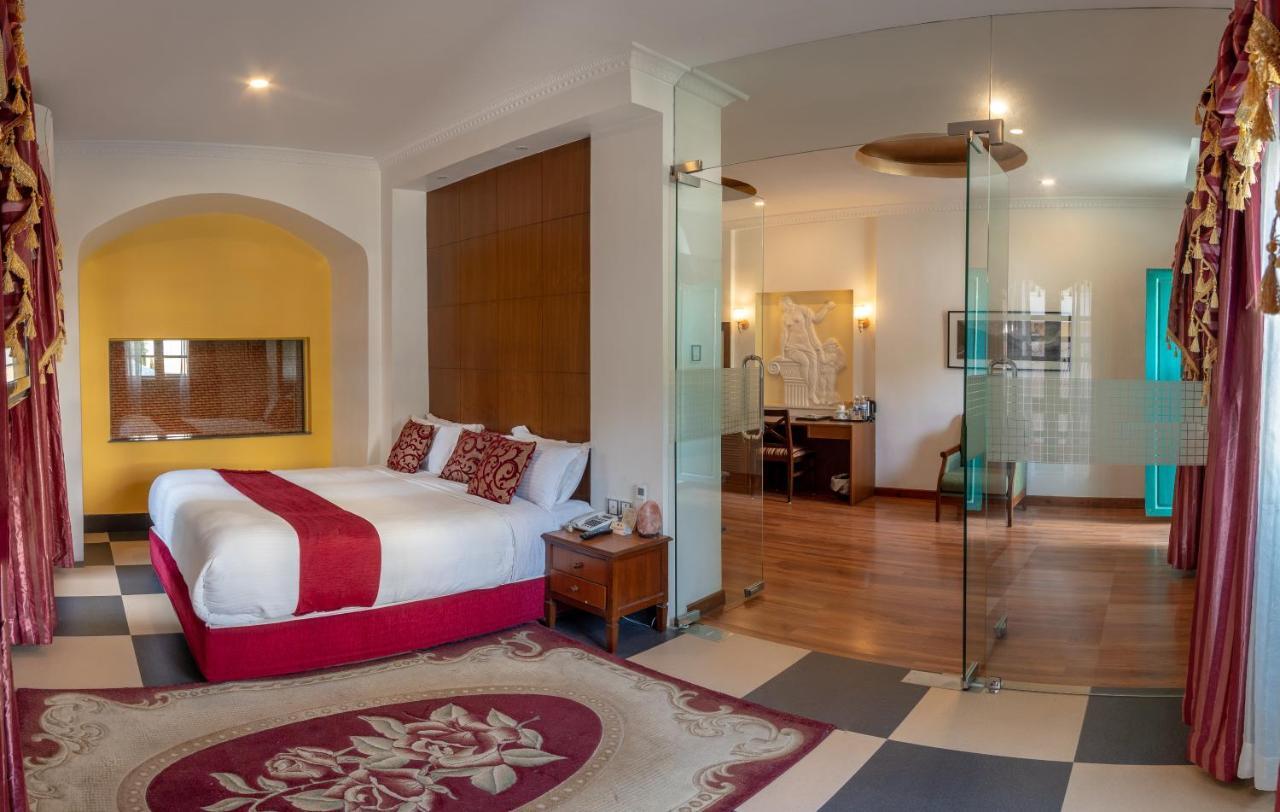 Junior Suite with Complimentary Airport Pickup for International Flights