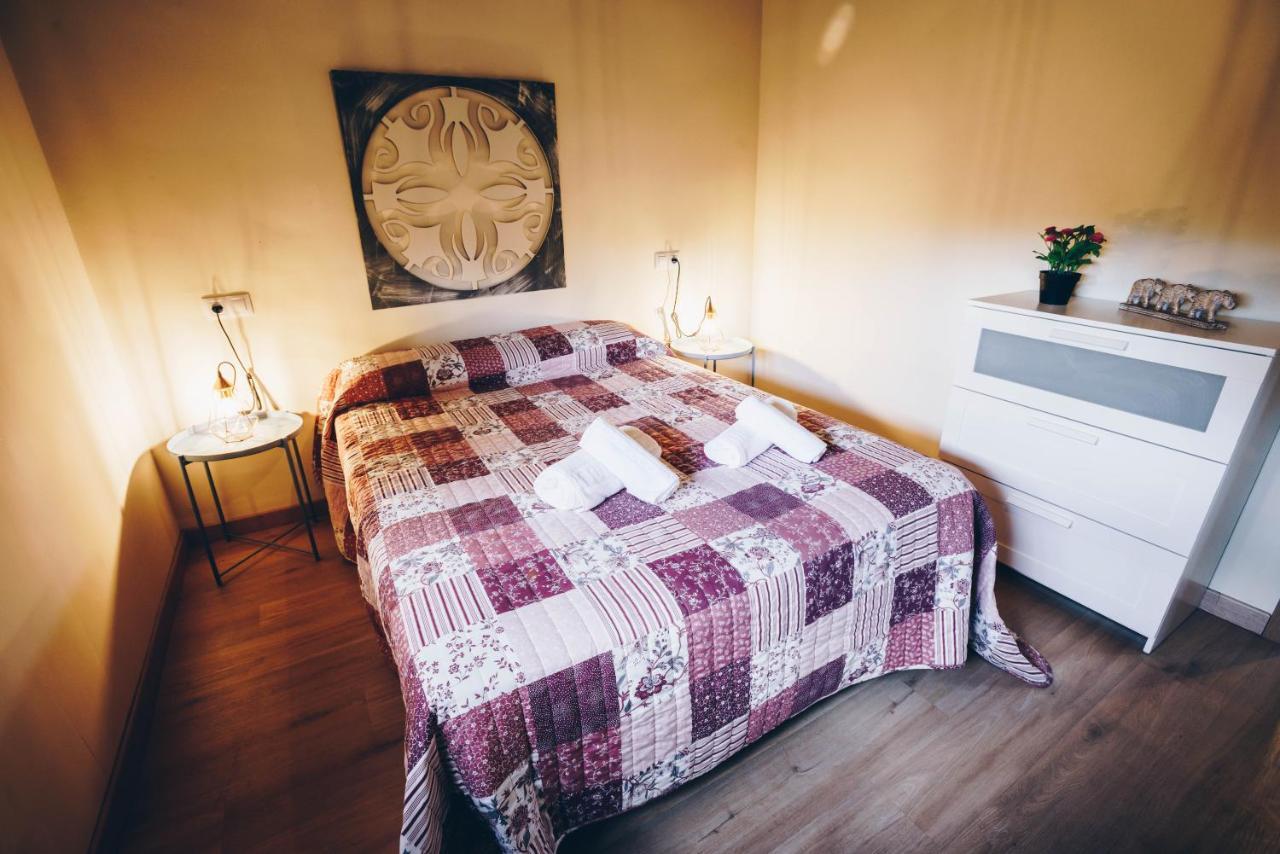 One-Bedroom Apartment,943434298:JPEG