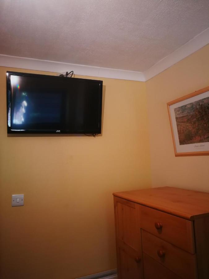 Standard Twin Room with Shared Bathroom,948209878:JPEG