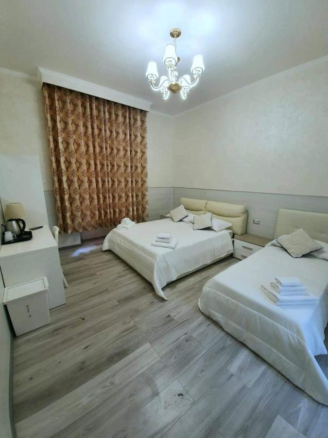 Camera Tripla Luxury
