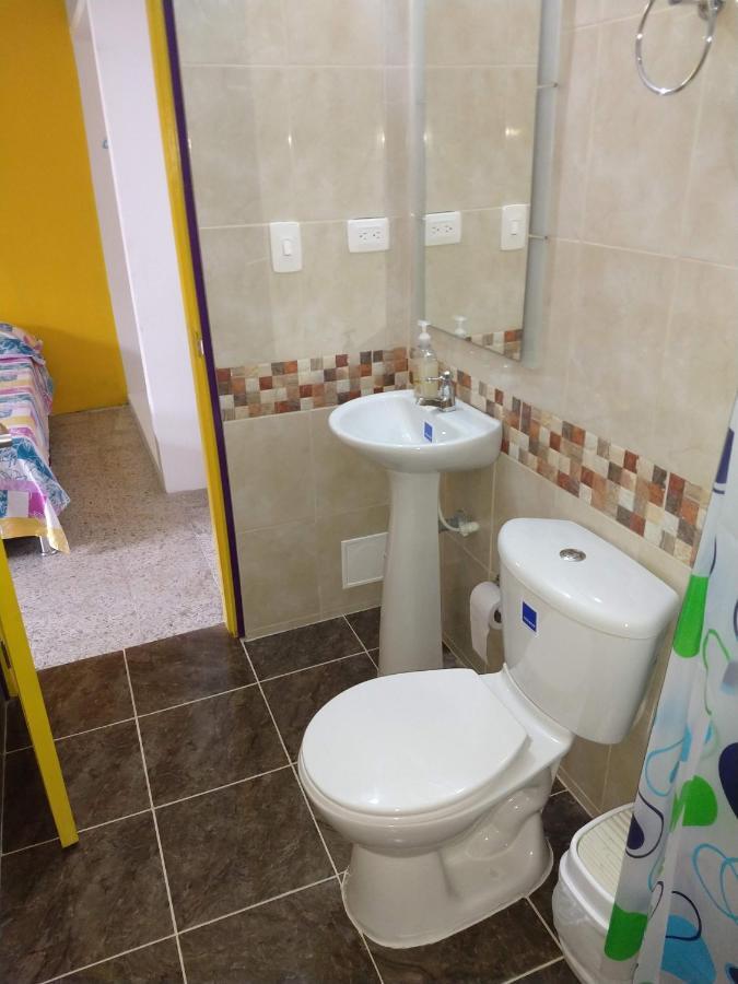 Family Room Bathroom,1270064314:JPEG