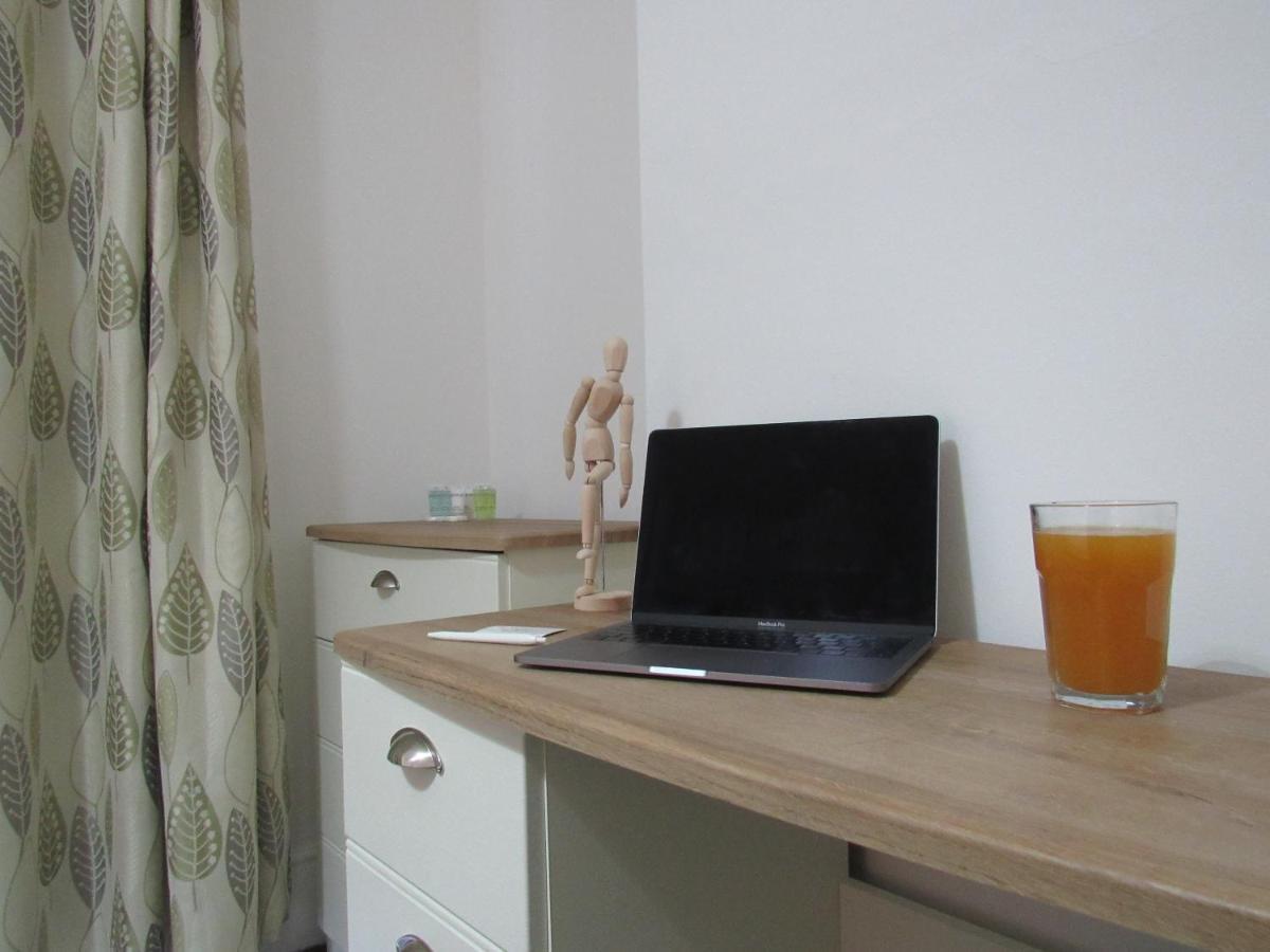 En-Suite Large Double Room with Communal Patio